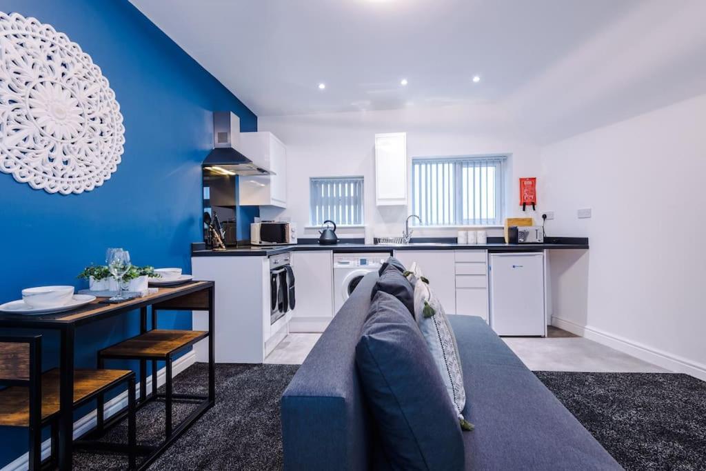 Charming Apartments - Rocky Ln Chambers Flat 5 Liverpool Kültér fotó